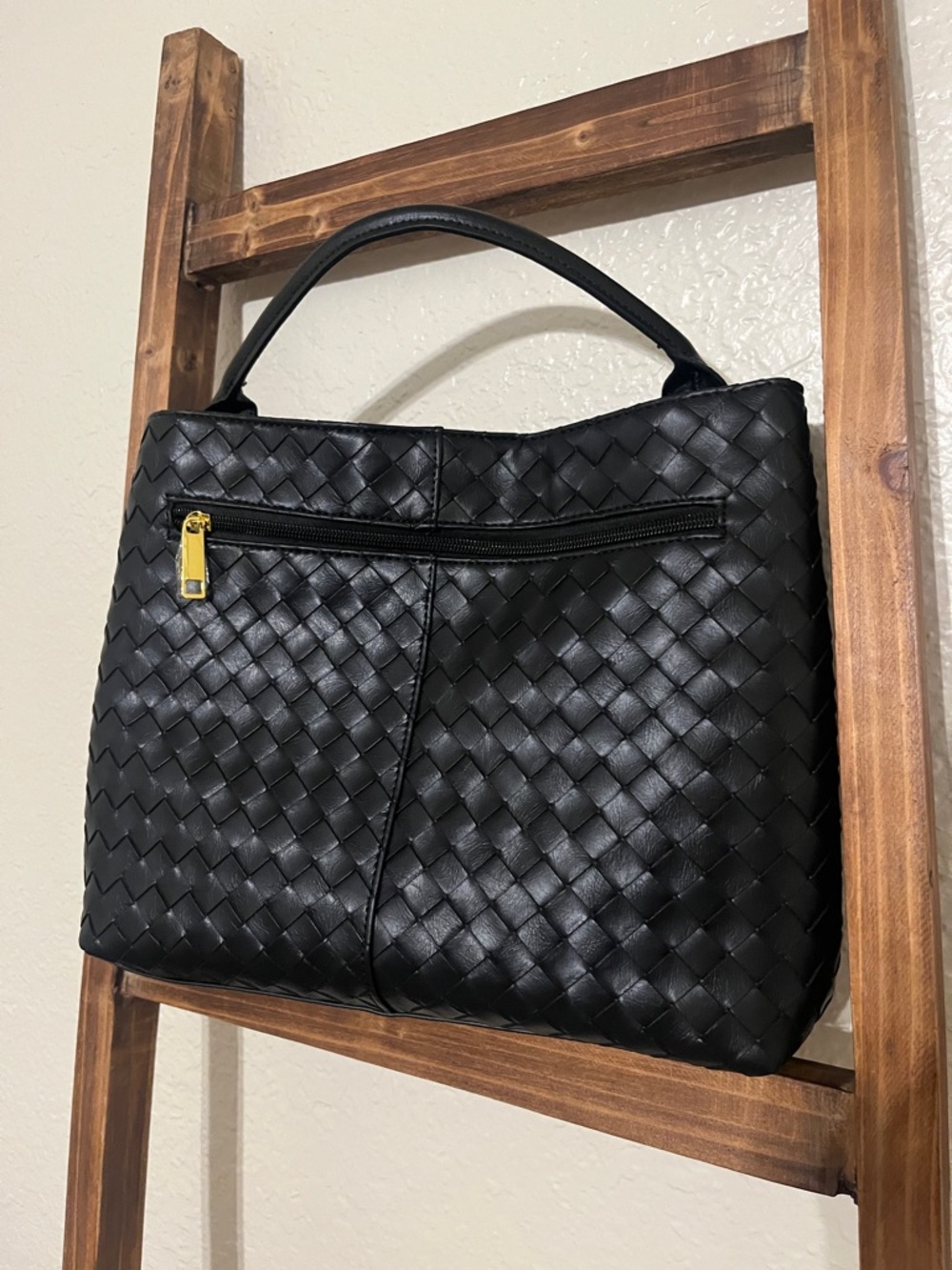 Black woven fashion bag - Picture 2 of 8